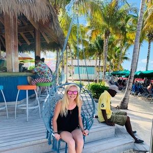 Meet your Posher, Isabelle